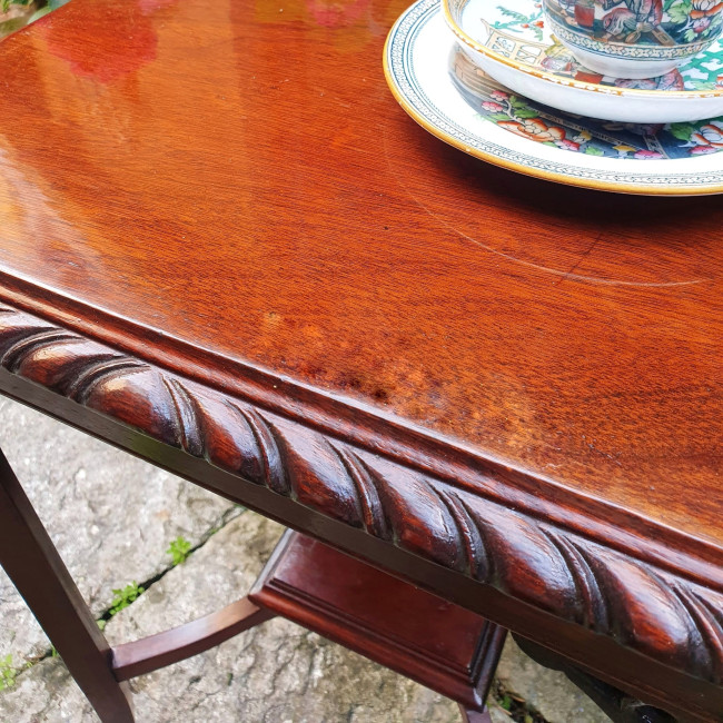 Side table chippendale...