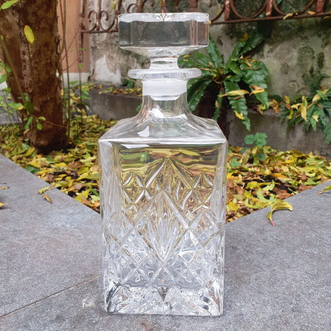 Bottiglia vintage in cristallo per liquore