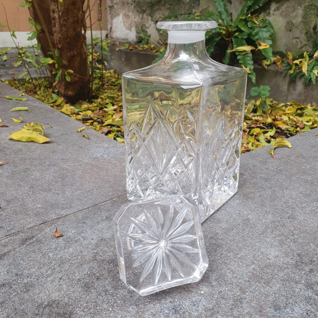 Bottiglia vintage in cristallo per liquore
