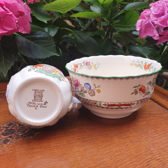 Set lattiera e zuccheriera...