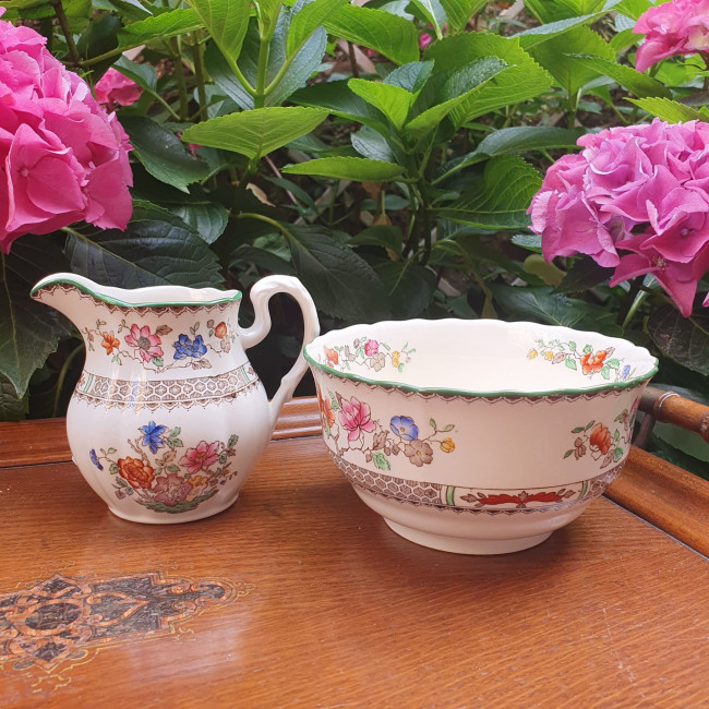 Set lattiera e zuccheriera...