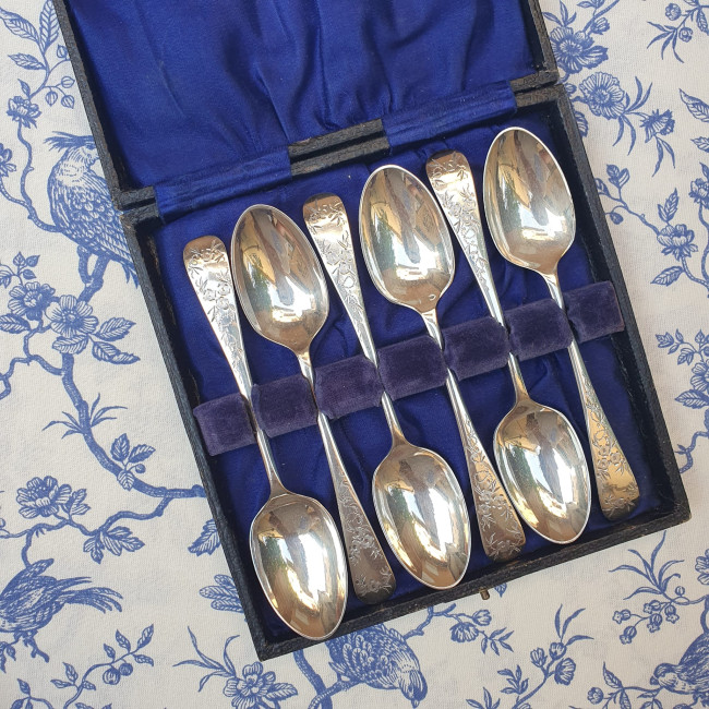 Set da 6 cucchiaini da tè...