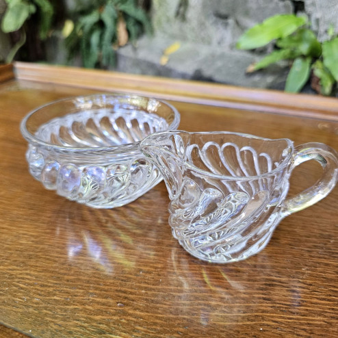 Set lattiera e zuccheriera...