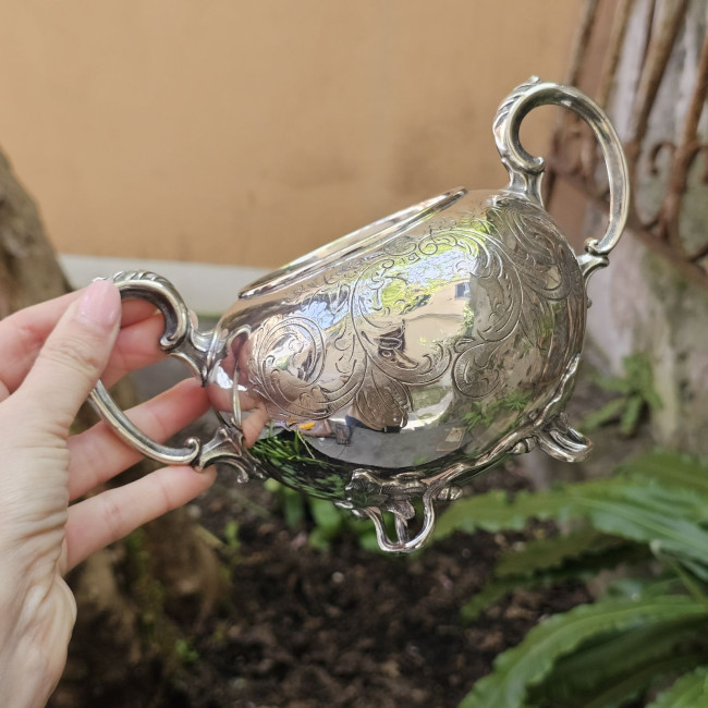 Zuccheriera vittoriana in...