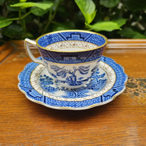 Tazza da tè con piattino...