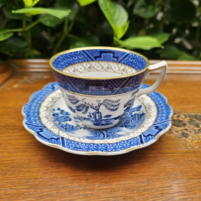 Tazza da tè con piattino...