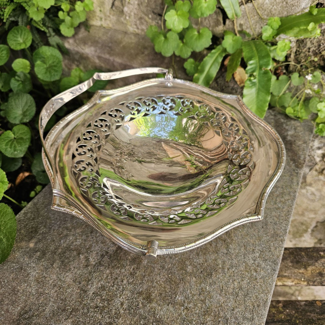 Cestino vittoriano con...