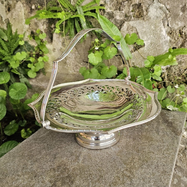 Cestino vittoriano con...