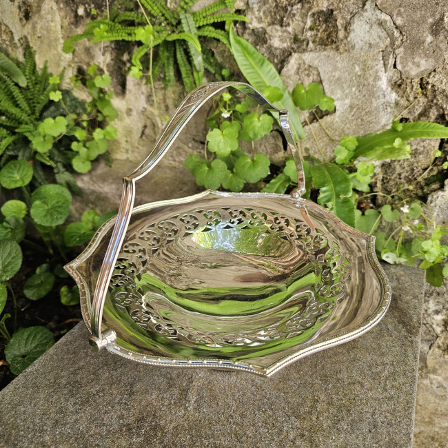 Cestino vittoriano con...