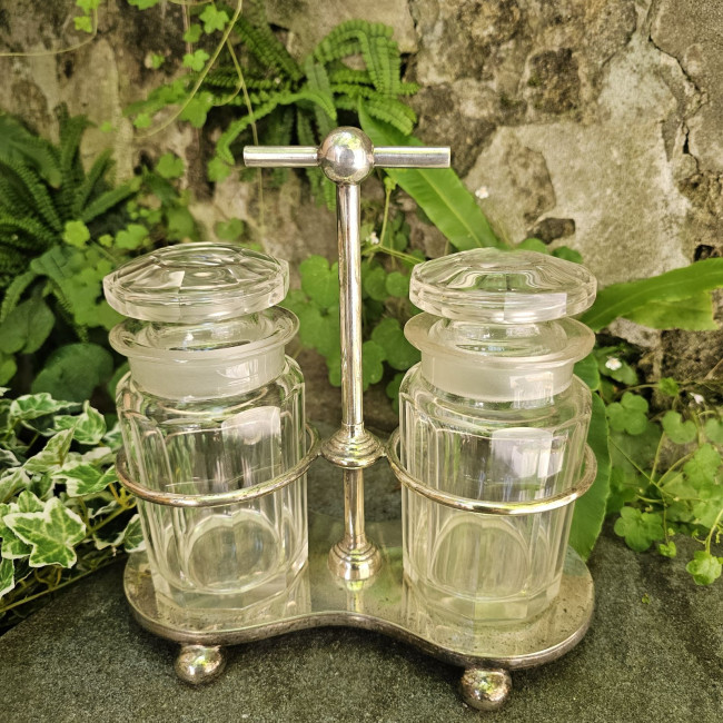 Pickle jar doppio su stand...