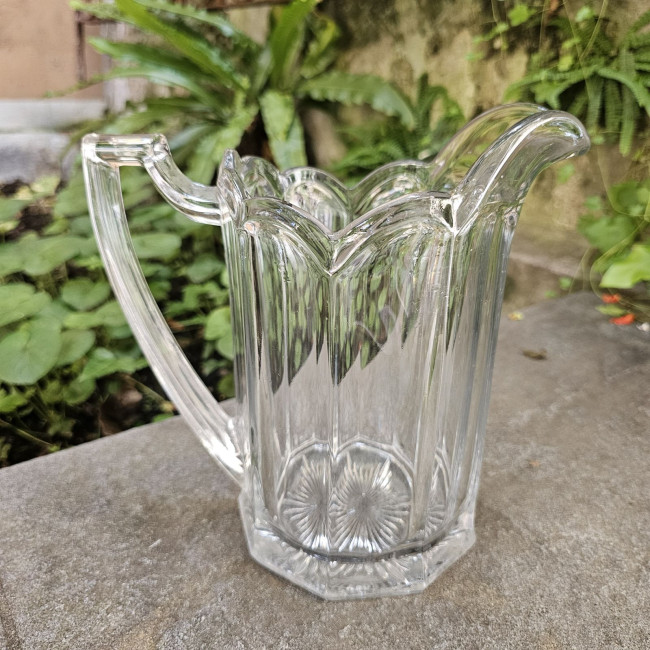 Caraffa in vetro pressato...