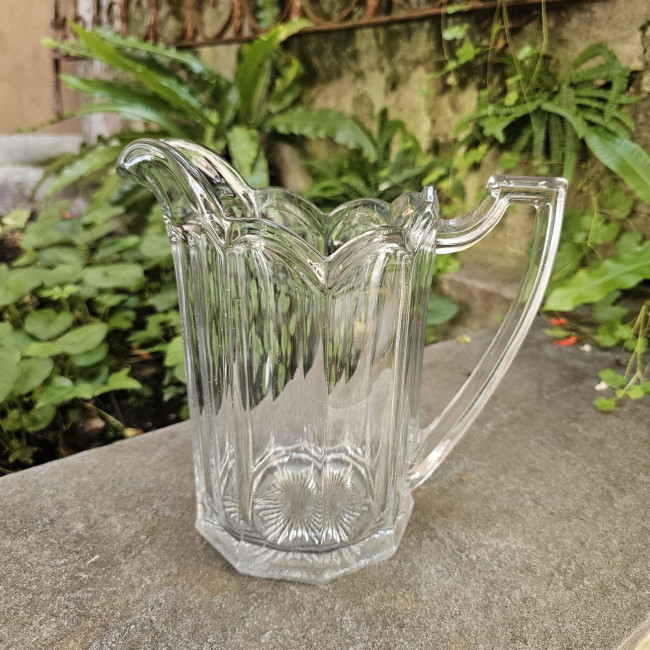 Caraffa in vetro pressato...