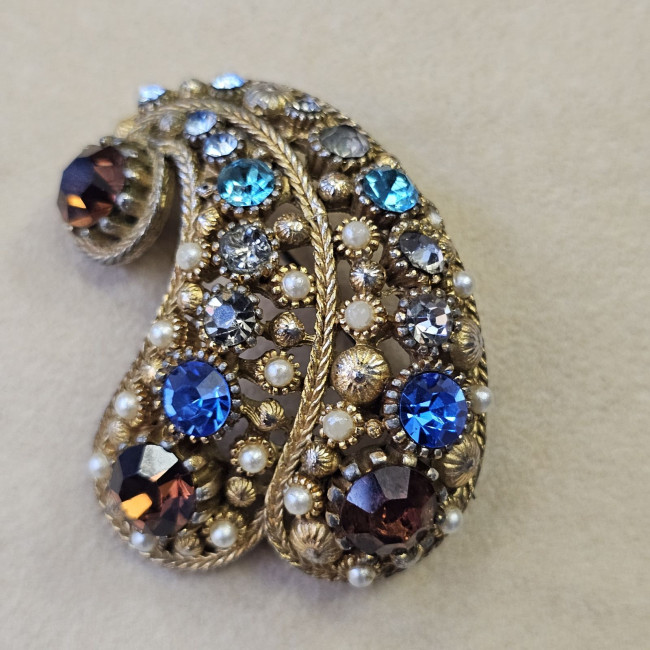 Spilla vintage Nina Ricci...