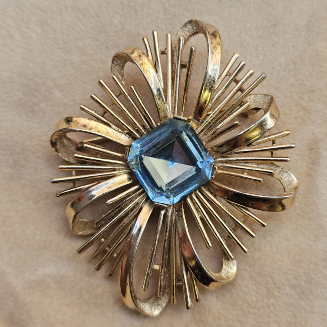 Spilla vintage Trifari con...