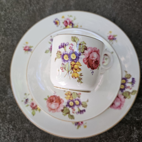 Trio Royal Worcester in...