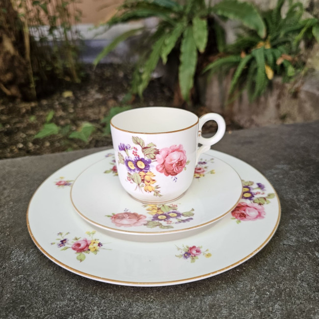 Trio Royal Worcester in...